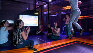 Gloednieuw en interactief : onze SuperStarGames! Met deze games combineer je trampolinespringen met gamen. Hou jouw high score bij en deel die met vrienden. Feels like a challenge!