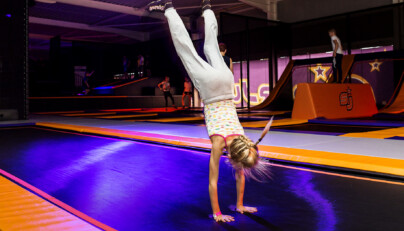 Laat je volledig gaan met flikflakken, salto’s of swirls, rolls &amp; turns op onze meterslange Tumbling Lane.